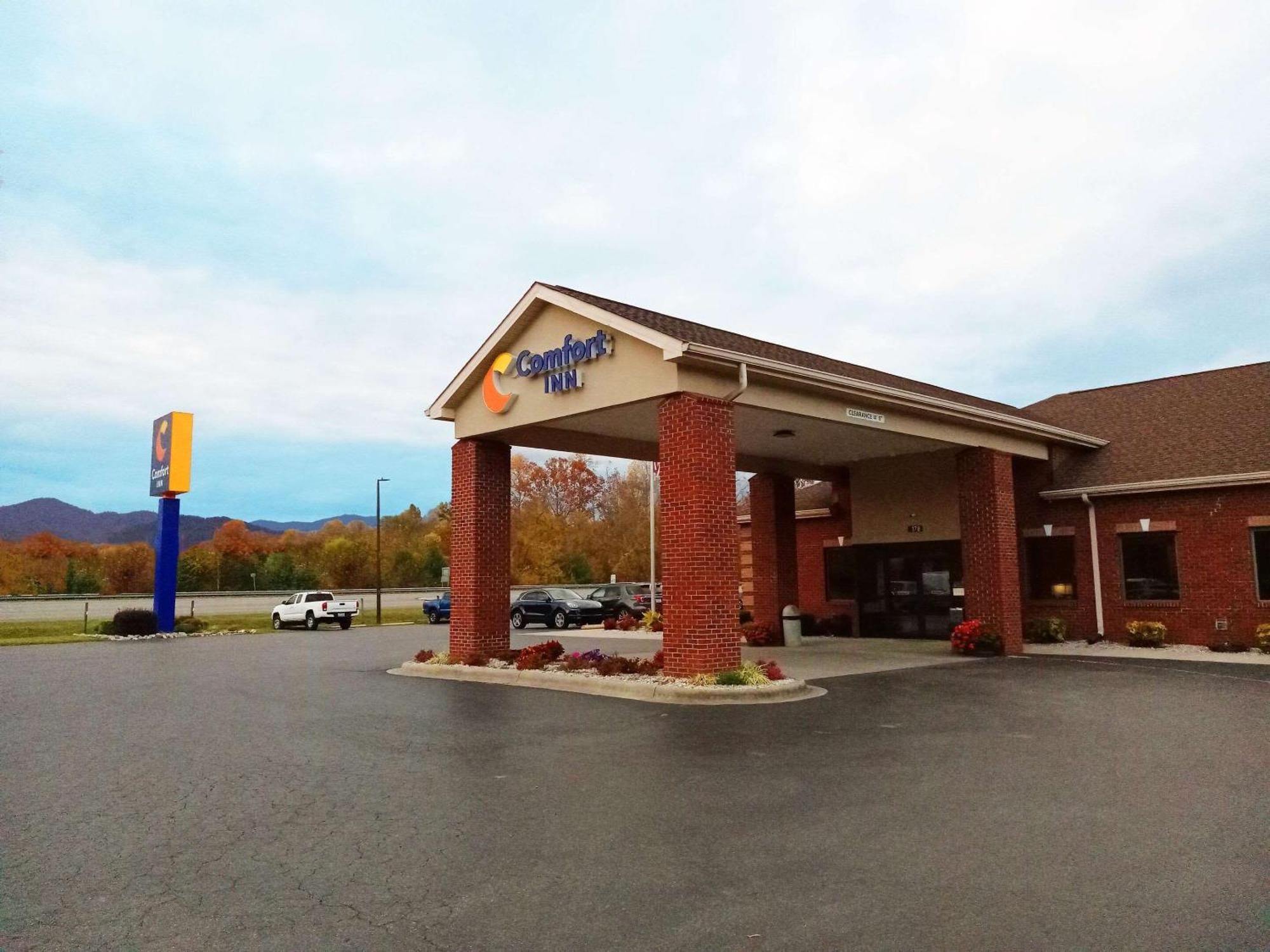 Comfort Inn Near Downtown & Blue Ridge Pkwy Marion Ngoại thất bức ảnh