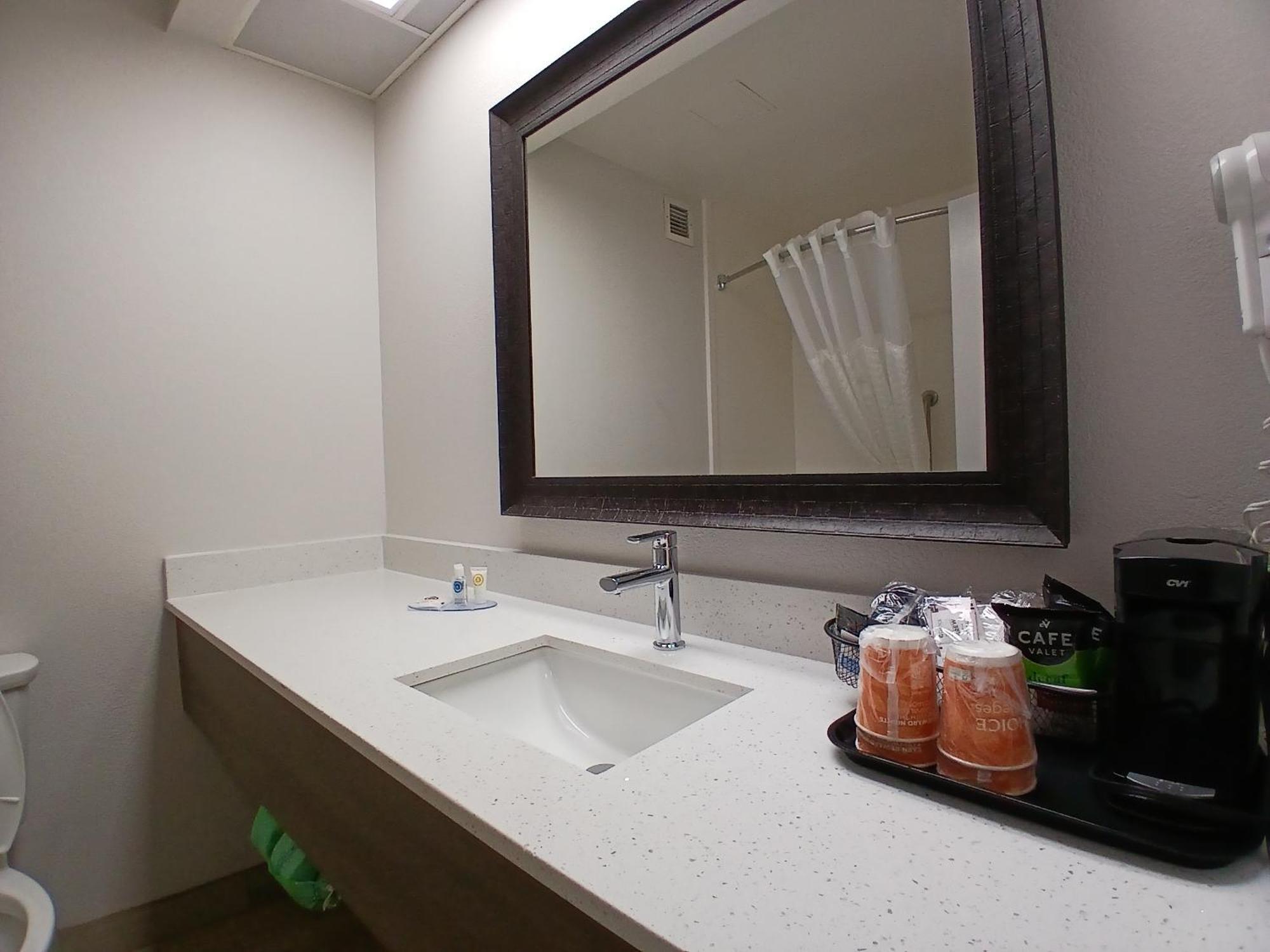 Comfort Inn Near Downtown & Blue Ridge Pkwy Marion Ngoại thất bức ảnh