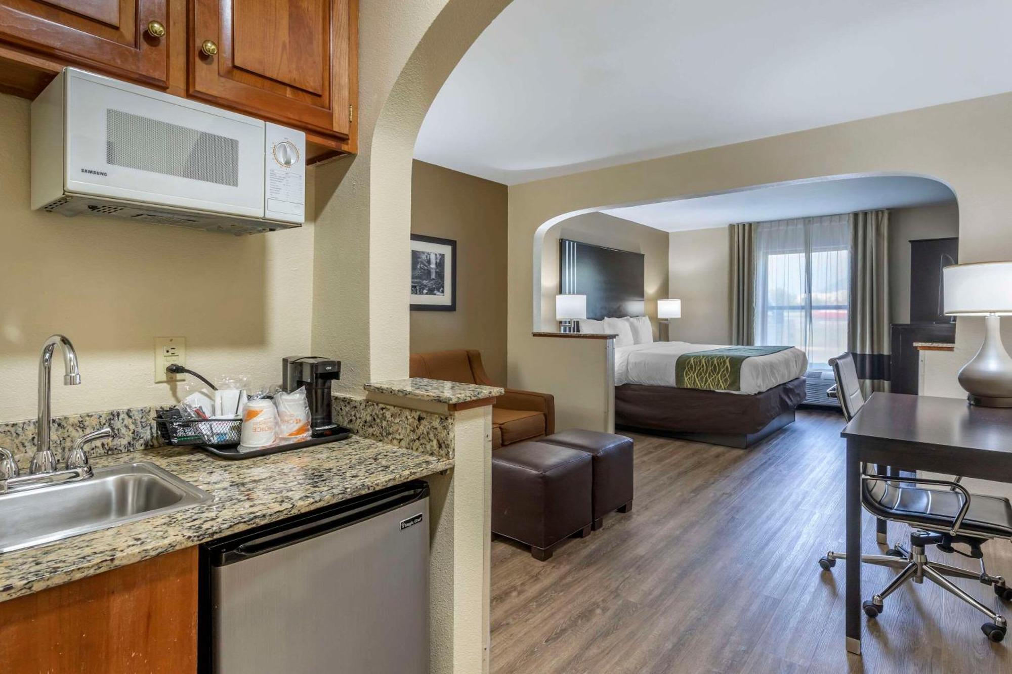 Comfort Inn Near Downtown & Blue Ridge Pkwy Marion Ngoại thất bức ảnh